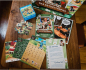 Preview: Playmobil® Country 70763 Das Detektivspiel mit 7 Country-Spielsets, Labyrinthkarte und Kochbuch [neu]