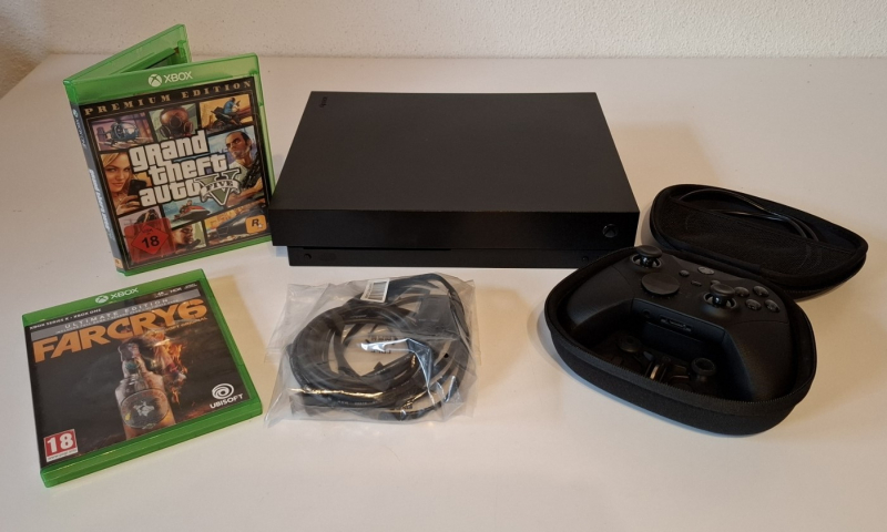 Microsoft Xbox One X 1TB Konsole inkl. Xbox Elite Wireless Controller Series 2, GTA V & Far Cry 6 [Gebrauchtware]