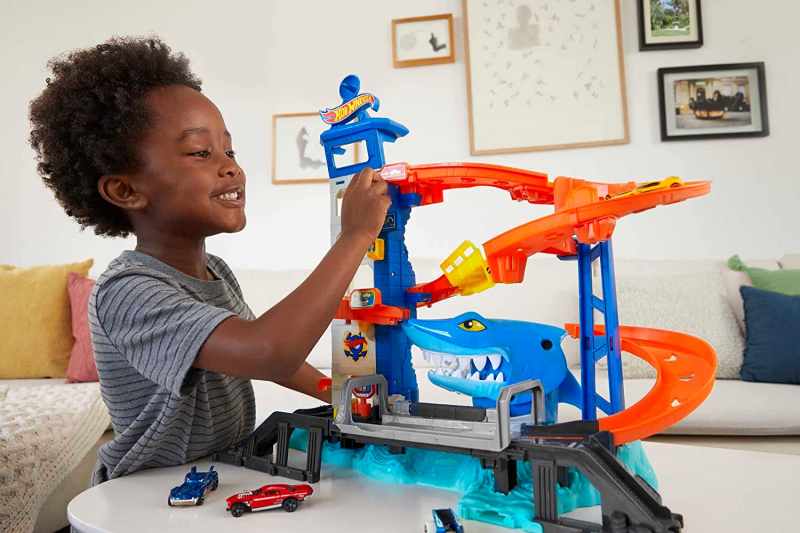 Mattel Hot Wheels City Hai-Angriff Spielset (HDP06)