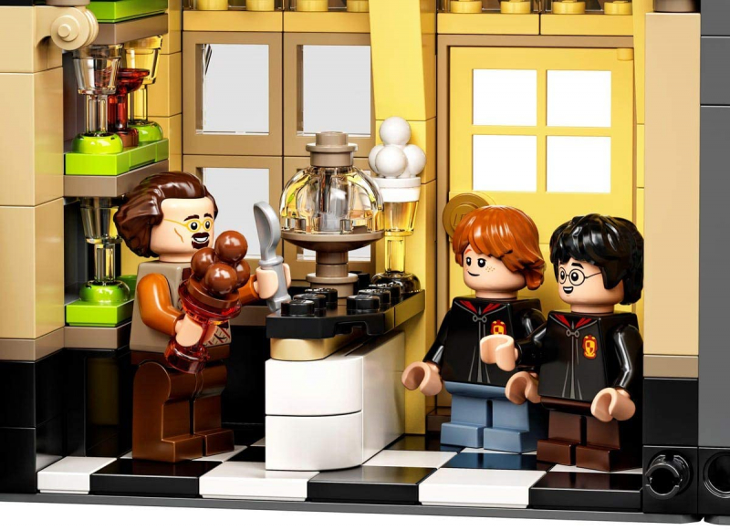 LEGO Harry Potter 75978 Winkelgasse [neu - Verpackung leicht beschädigt]